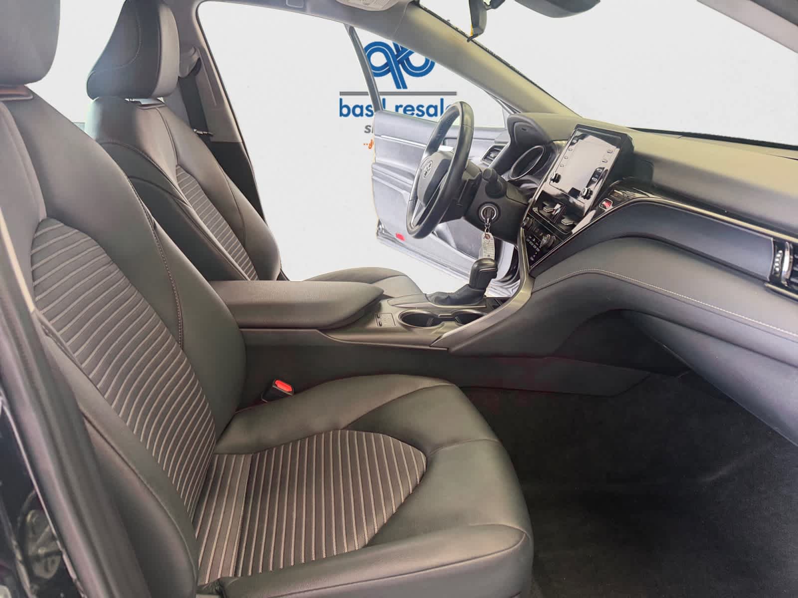 Used 2024 Toyota Camry SE FWD image 19