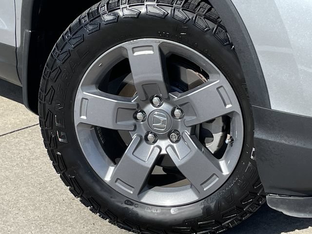 Used 2025 Honda Ridgeline TrailSport image 9