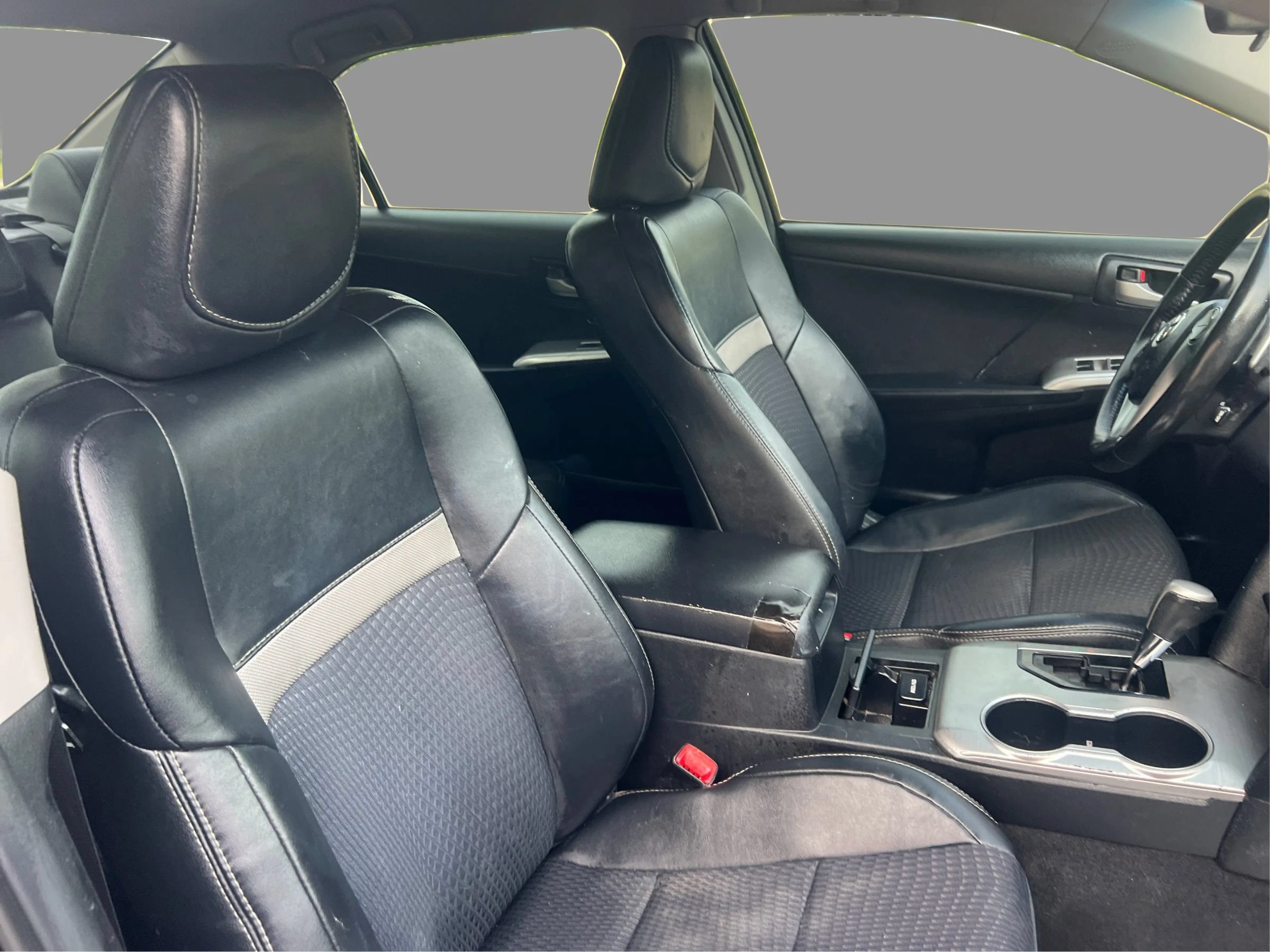 Used 2012 Toyota Camry SE FWD image 26