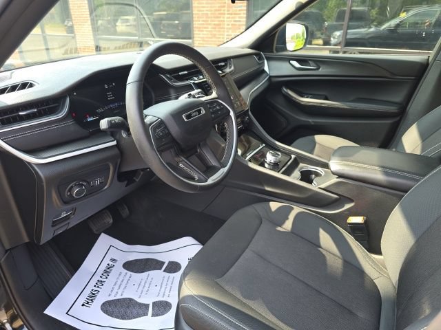 Used 2024 Jeep Grand Cherokee Laredo X w/ Luxury Tech Group I AWD/4WD image 20