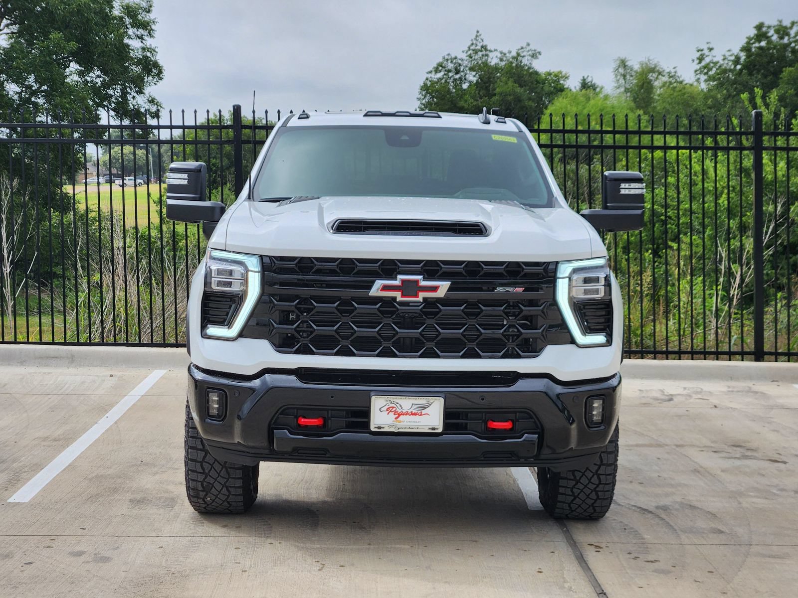 New 2026 Chevrolet Silverado 2500 ZR2 AWD/4WD image 6