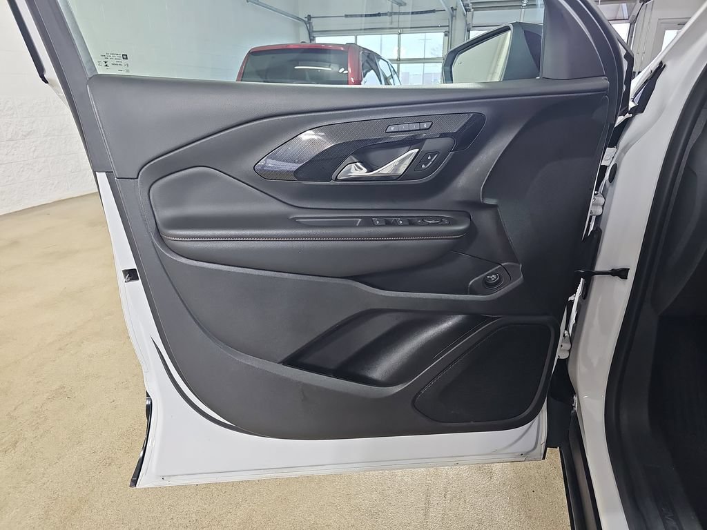 Certified 2023 GMC Terrain AT4 w/ Tech Package AWD/4WD image 32