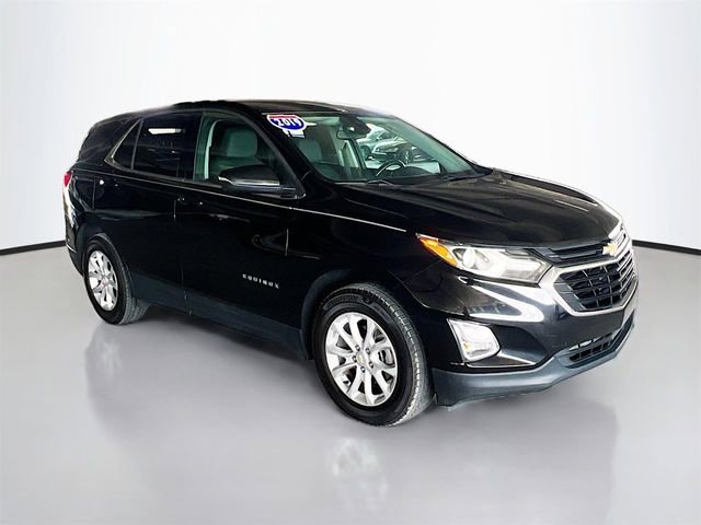 Used 2019 Chevrolet Equinox LT w/ Driver Convenience Package FWD image 2