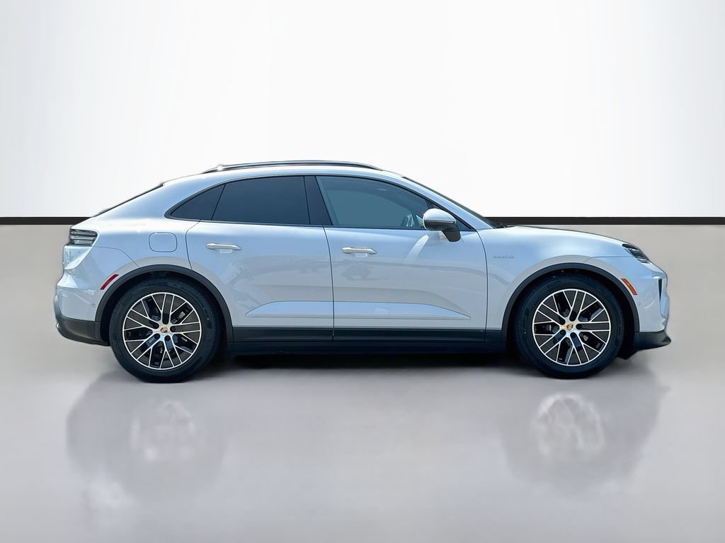 New 2026 Porsche Macan 4 Electric AWD/4WD image 8