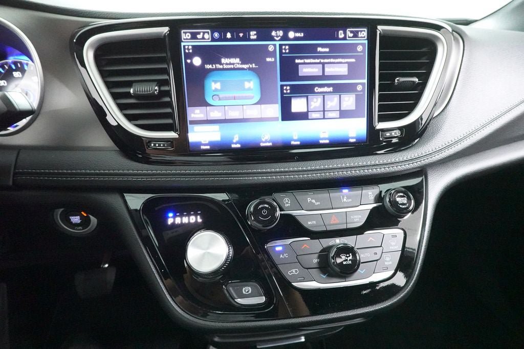 New 2027 Chrysler Pacifica Select FWD image 13