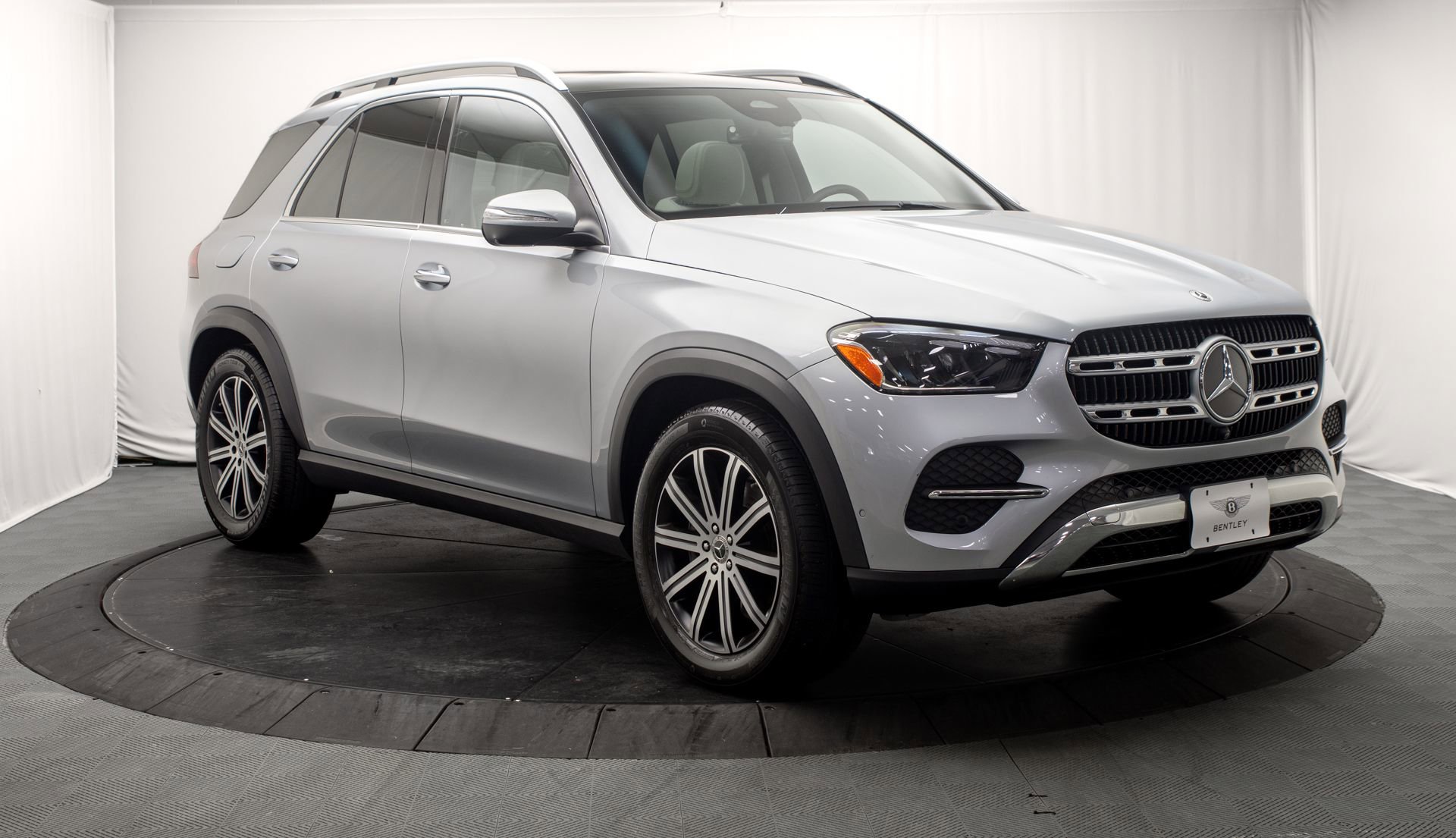 Used 2024 Mercedes-Benz GLE 350 4MATIC w/ Winter Package image 8