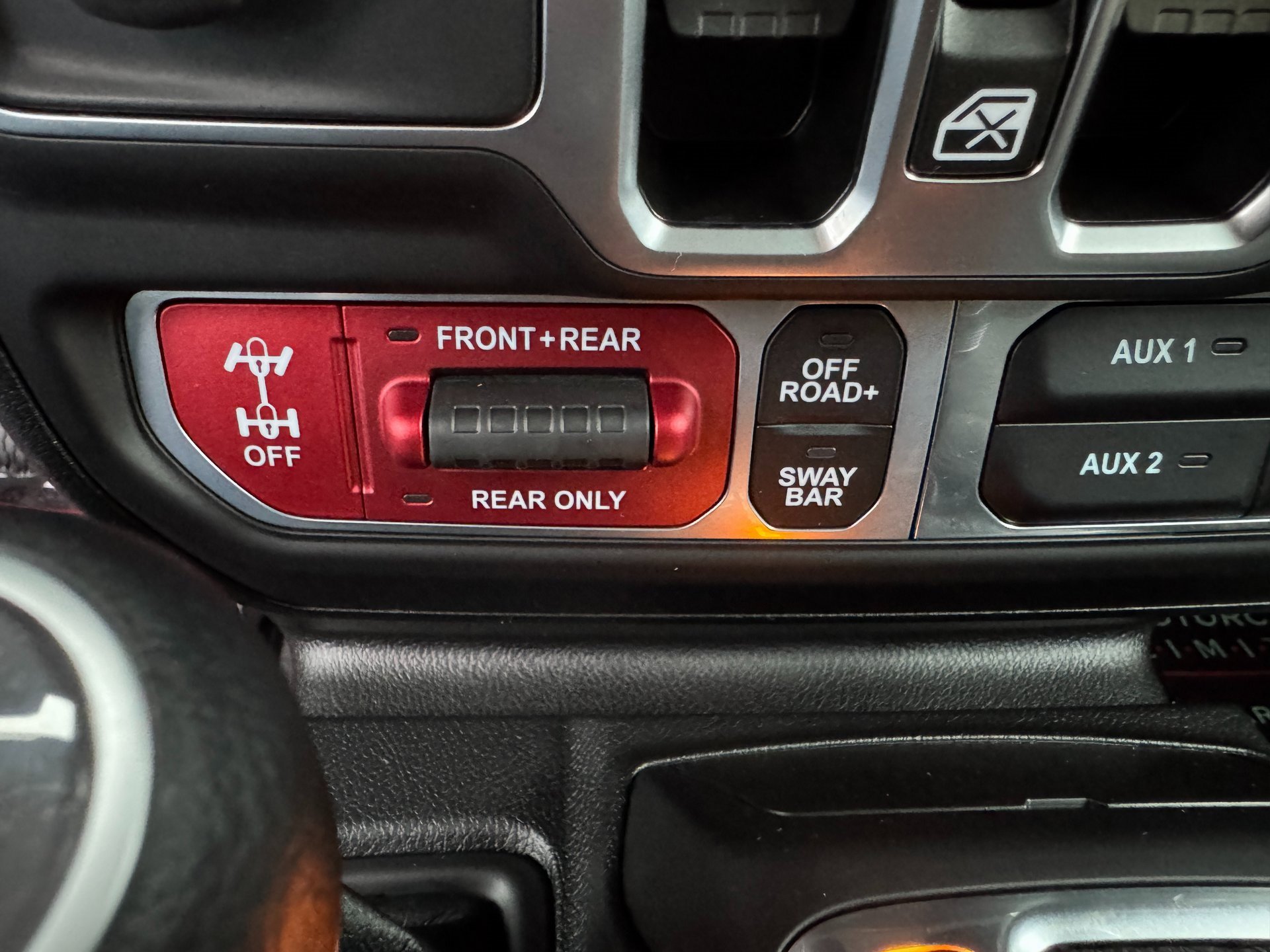 Used 2025 Jeep Wrangler Rubicon w/ Technology Group image 26