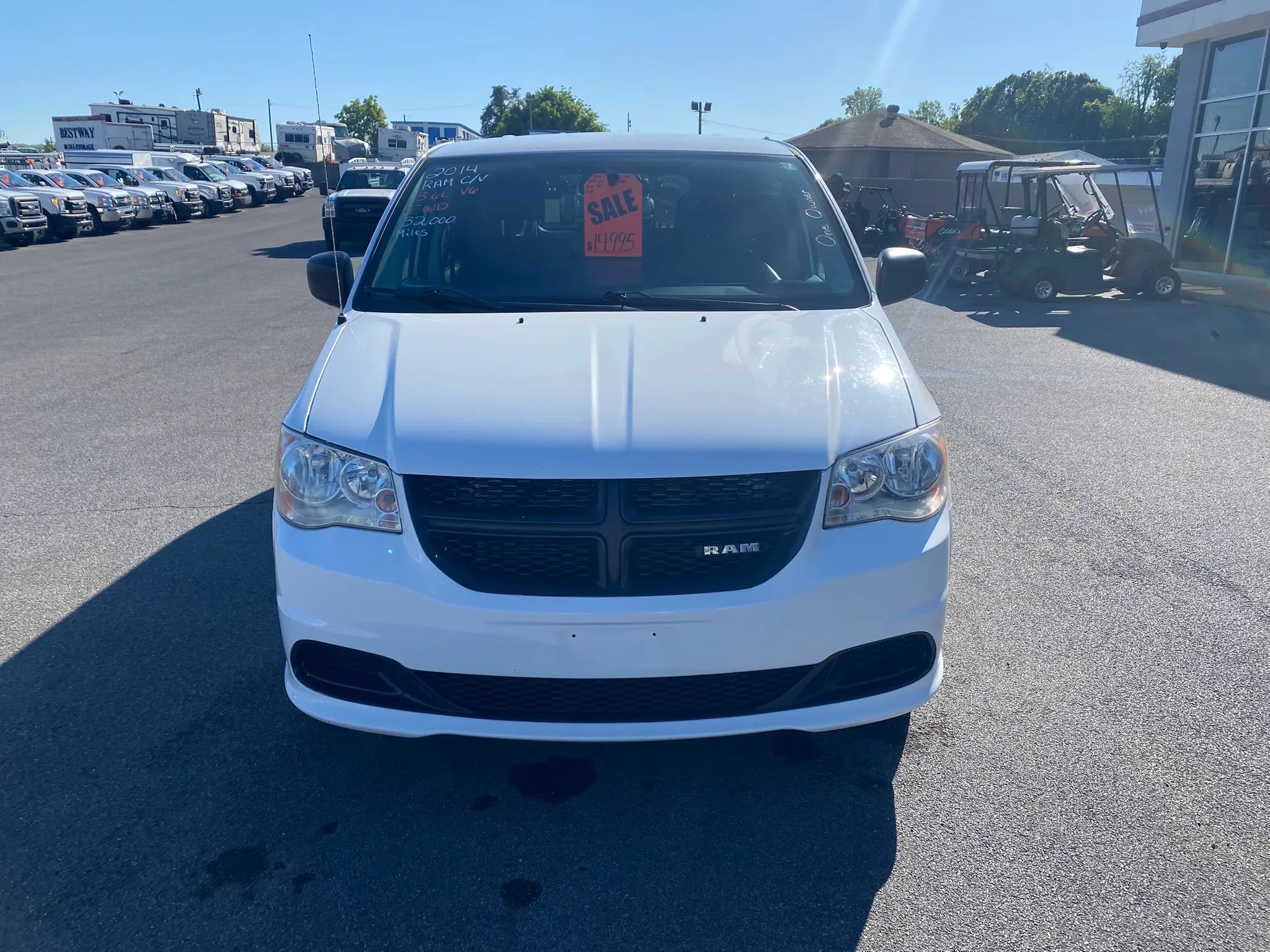Used 2014 RAM C/V Tradesman FWD image 2