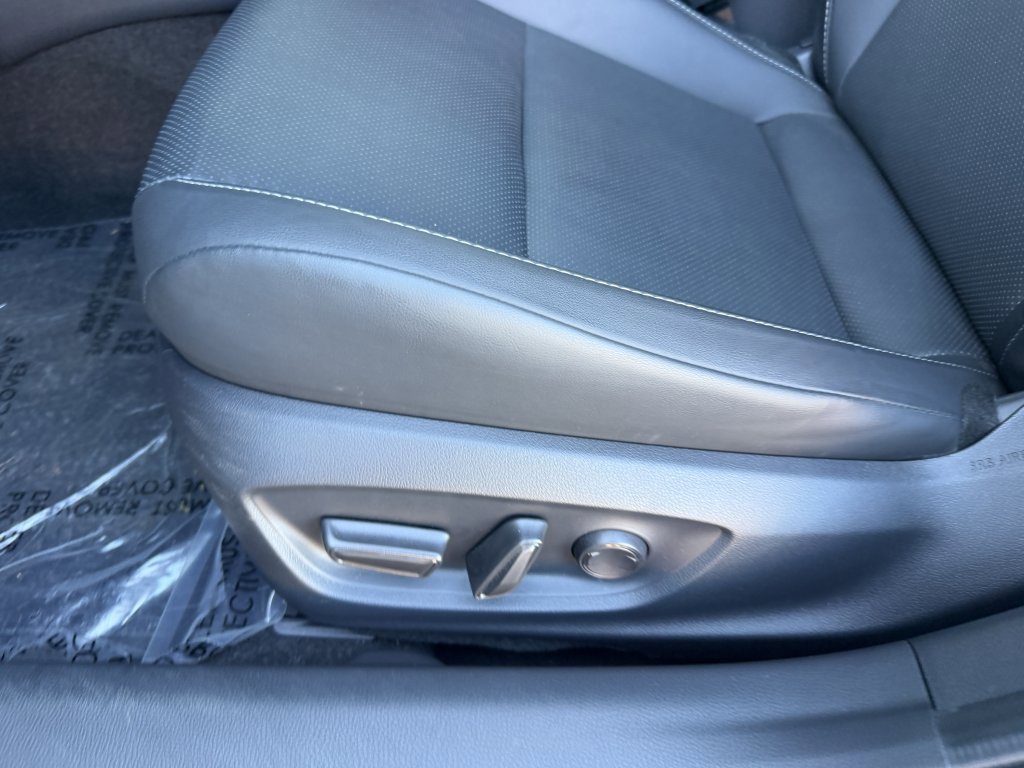 Used 2024 Toyota Prius XLE image 28