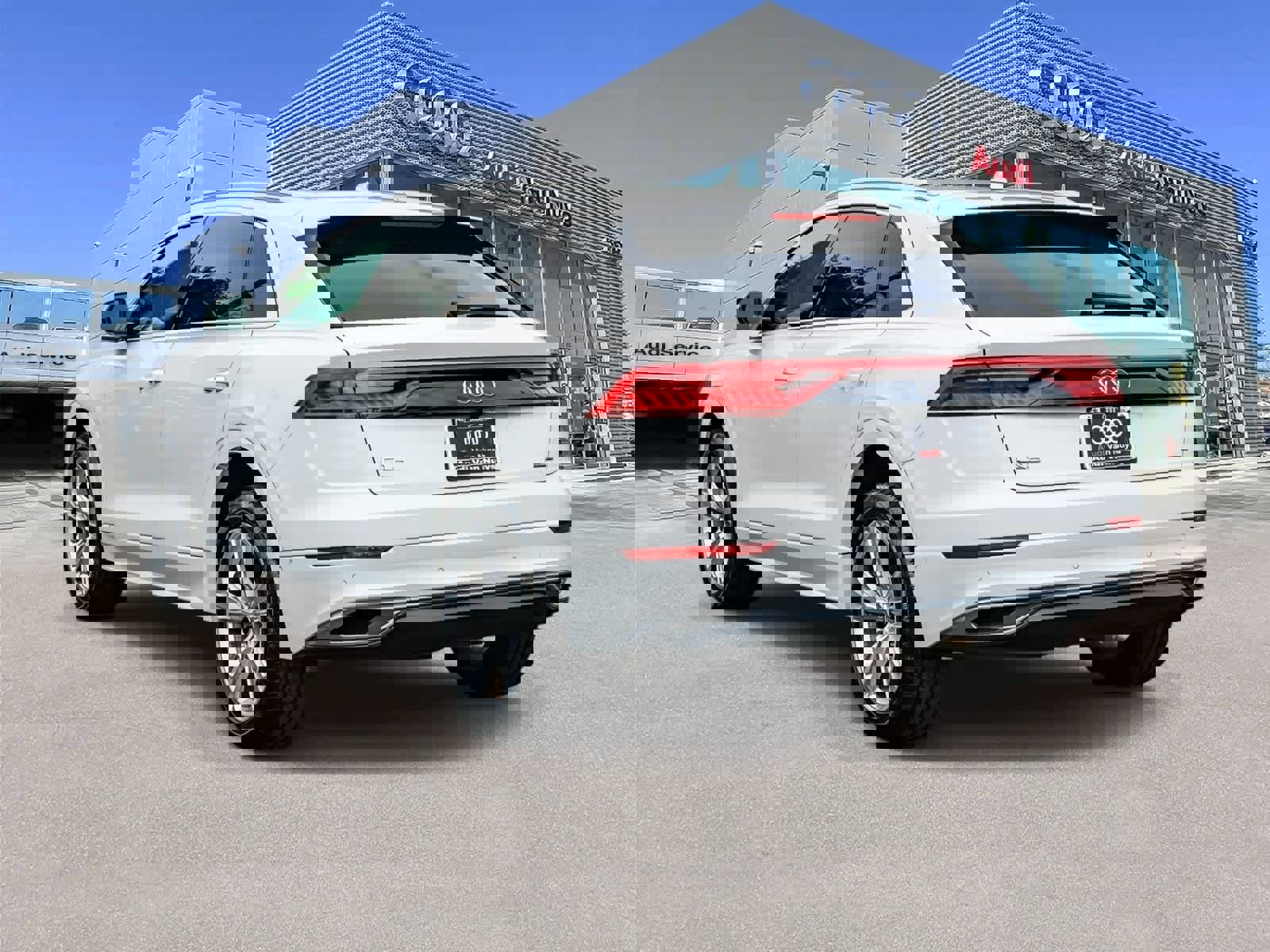 Used 2023 Audi Q8 Premium w/ Convenience Package image 2