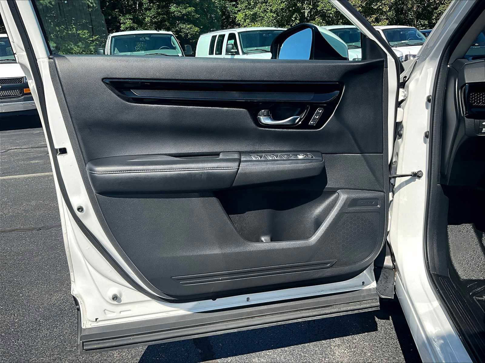 Used 2023 Honda CR-V EX-L image 9