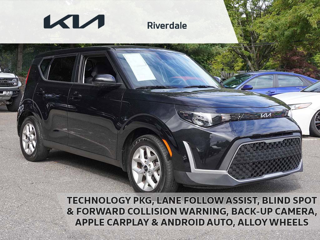 Used 2024 Kia Soul LX w/ Option Group 015 FWD image 1