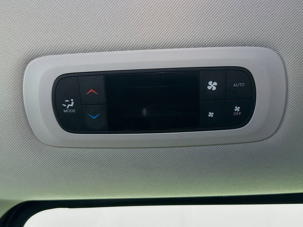 Used 2022 Chrysler Pacifica Touring-L FWD image 25