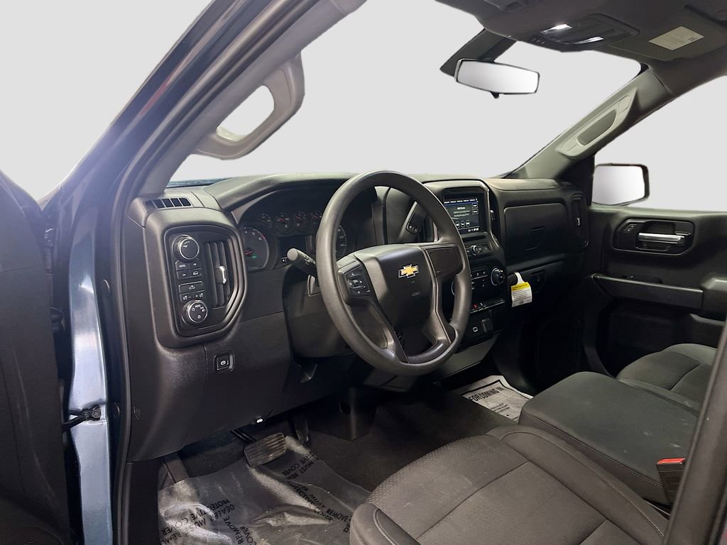 Used 2019 Chevrolet Silverado 1500 Custom w/ Custom Value Package AWD/4WD image 9
