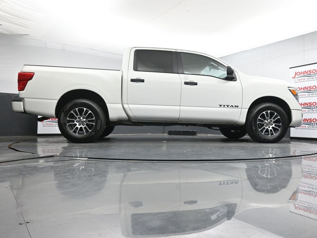 Used 2022 Nissan Titan SV AWD/4WD image 38