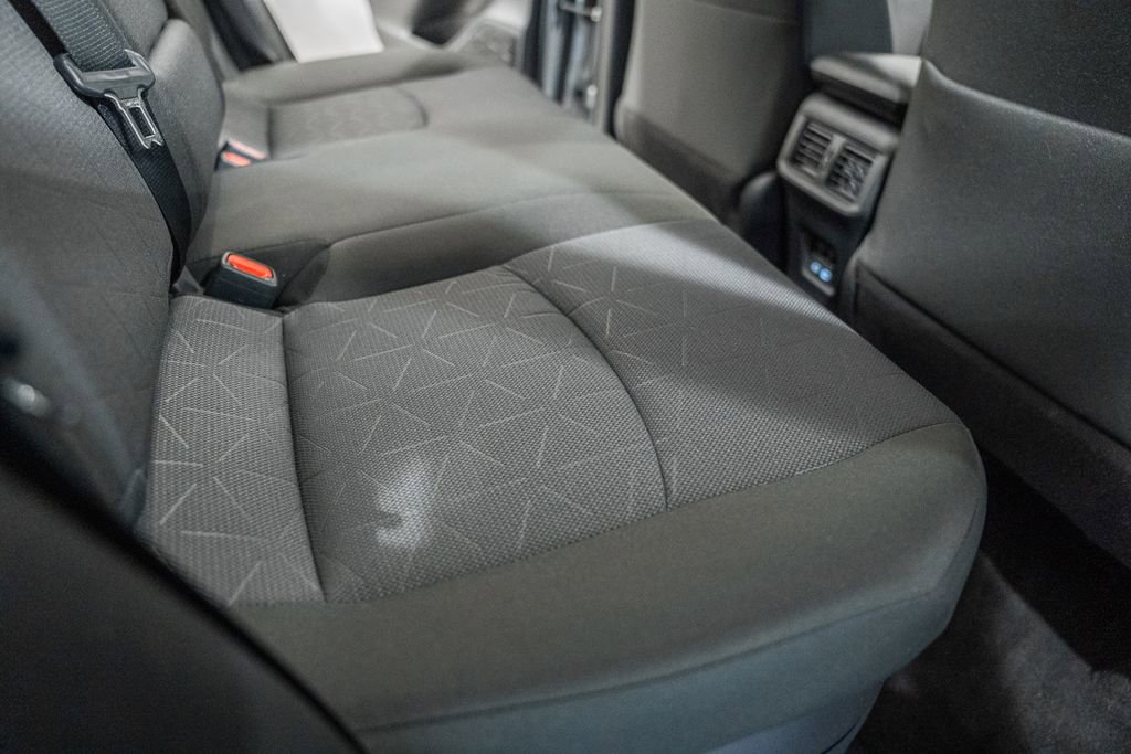 Used 2025 Toyota RAV4 XLE image 32