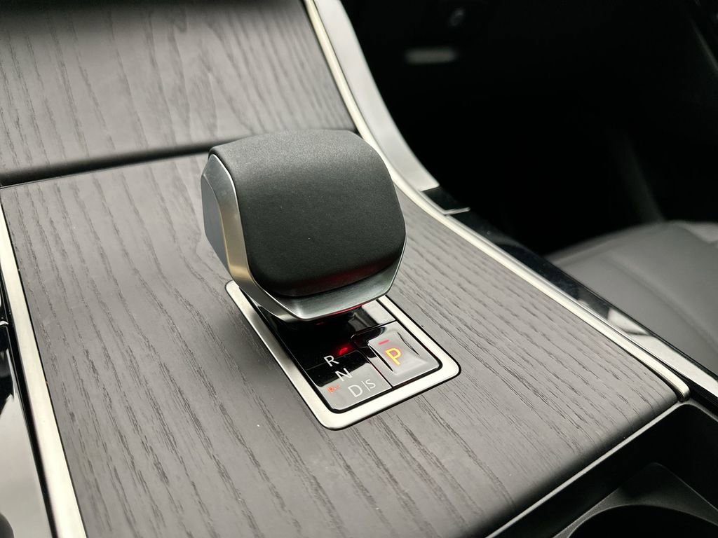 Used 2026 Land Rover Range Rover Velar Dynamic SE image 24