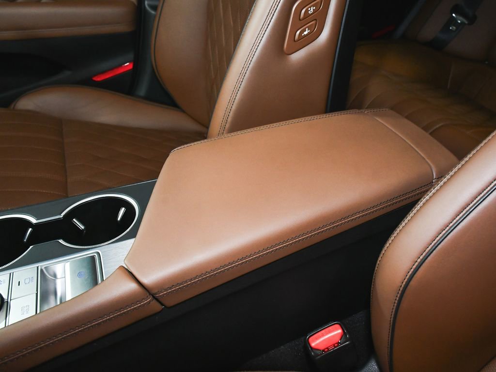 Used 2020 Genesis G70 3.3T w/ Prestige Package image 47