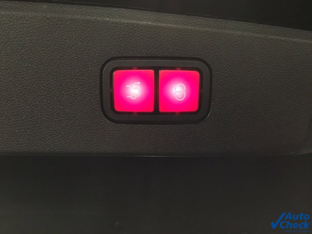 Used 2016 Mercedes-Benz E 350 4MATIC Sedan image 13