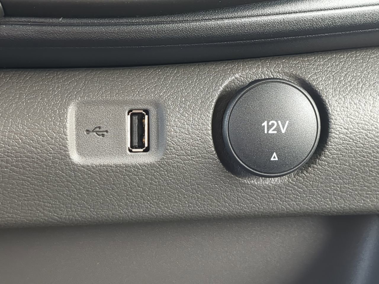 New 2026 Ford Transit 150 Low Roof RWD image 18