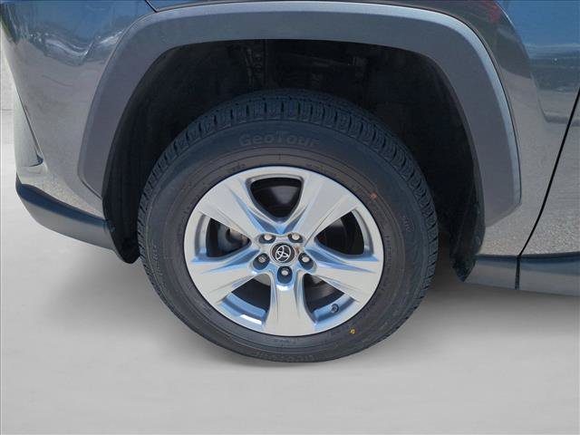 Certified 2021 Toyota RAV4 LE AWD/4WD image 23