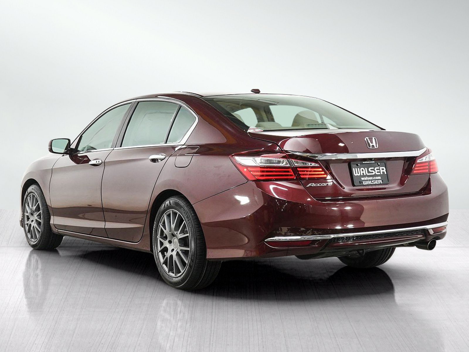 Used 2017 Honda Accord EX image 3