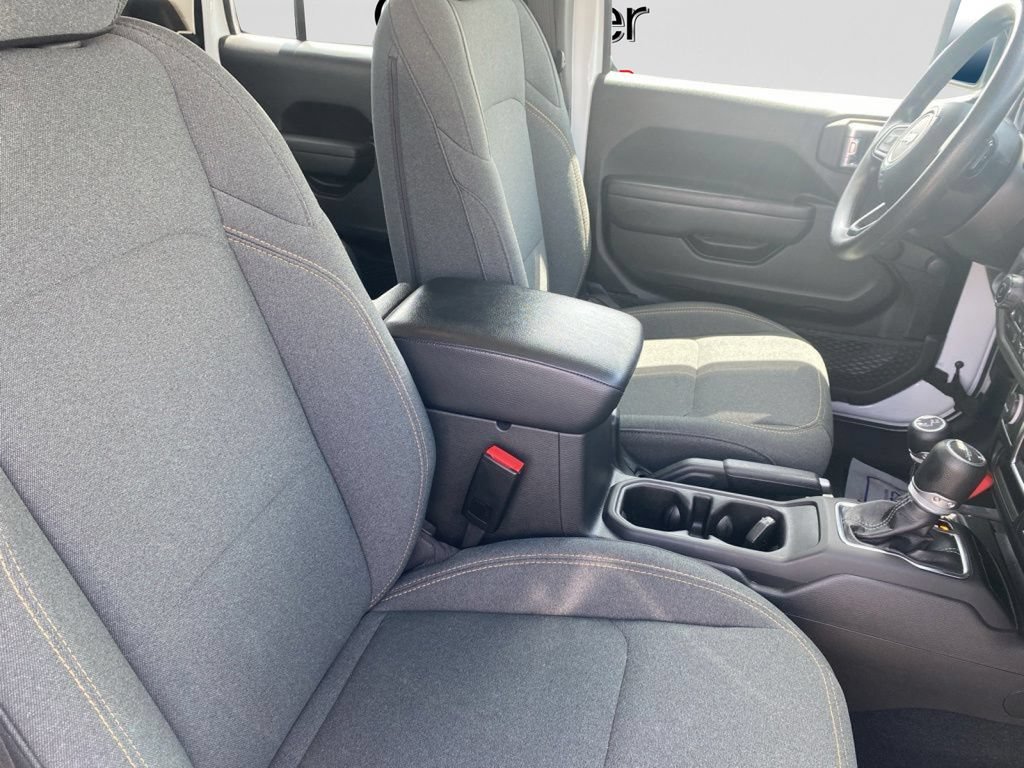 Used 2024 Jeep Gladiator Sport AWD/4WD image 9