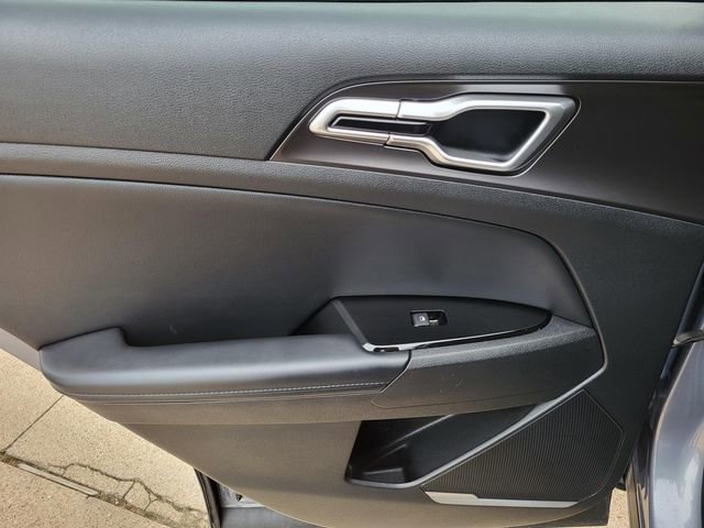 Used 2023 Kia Sportage EX image 9