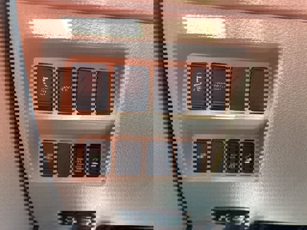 Used 2015 Nissan Rogue S image 11