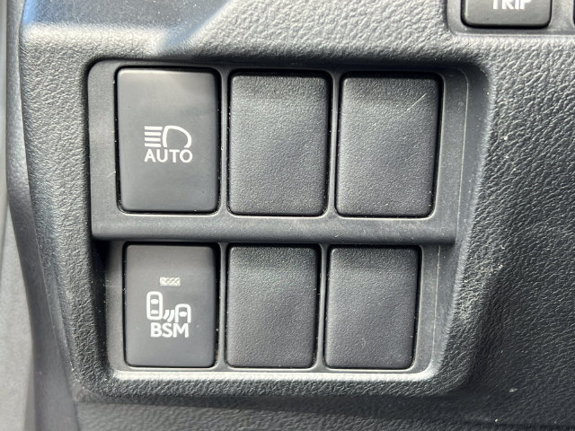Used 2018 Lexus IS 300 AWD w/ Premium Package image 19