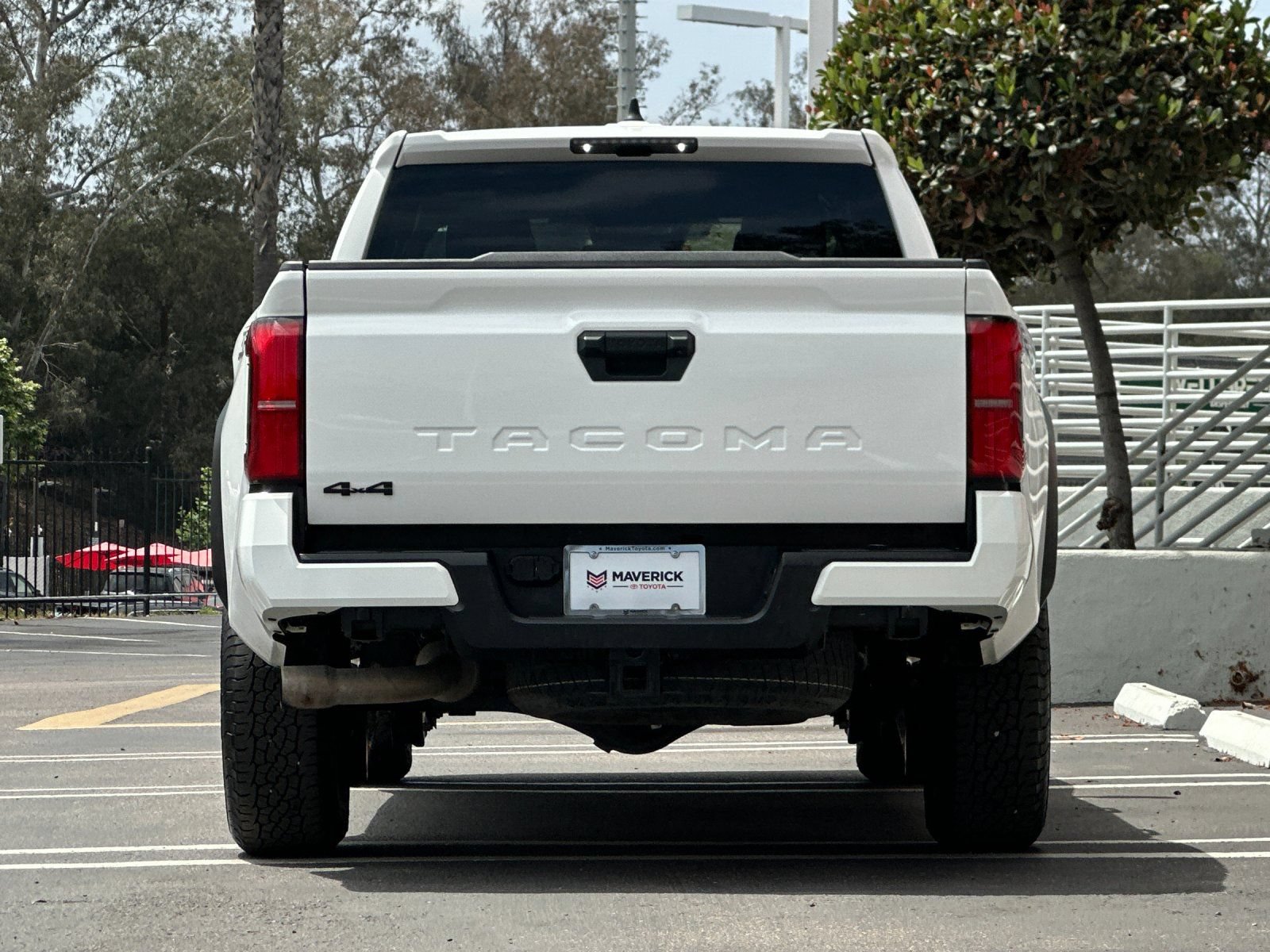 Used 2025 Toyota Tacoma TRD Off-Road AWD/4WD image 4
