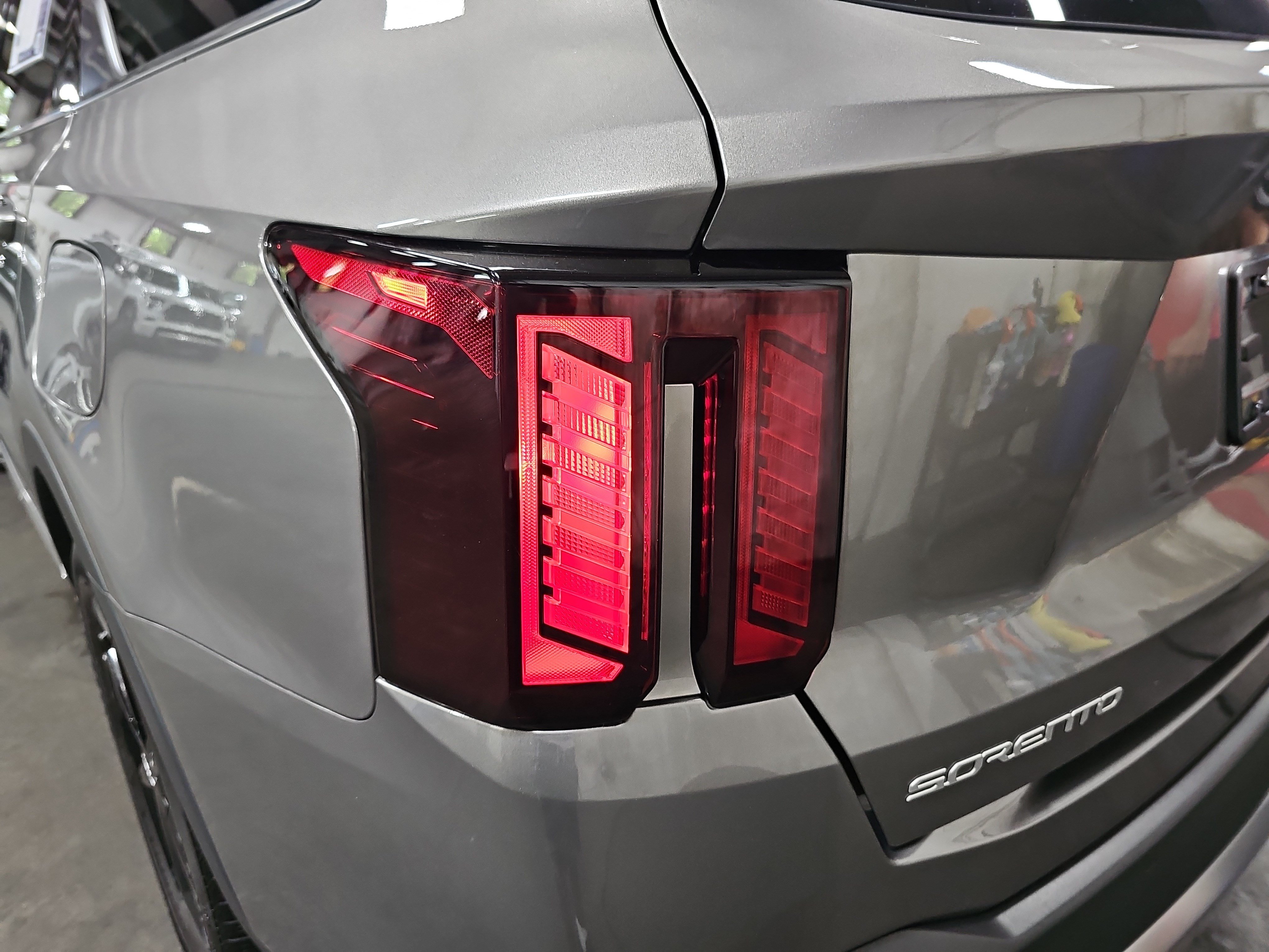 Used 2025 Kia Sorento EX AWD/4WD image 35