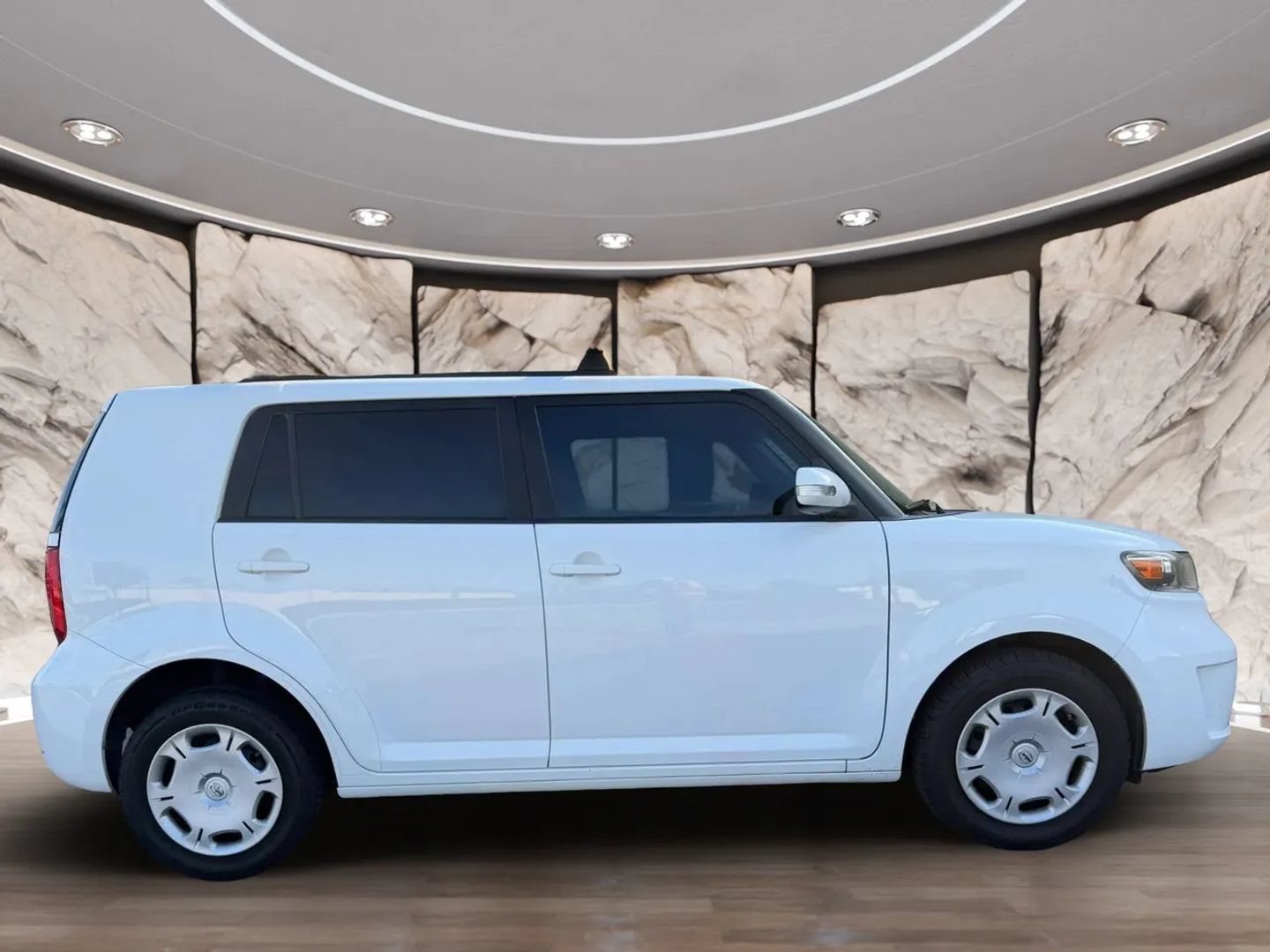 Used 2010 Scion xB FWD image 4
