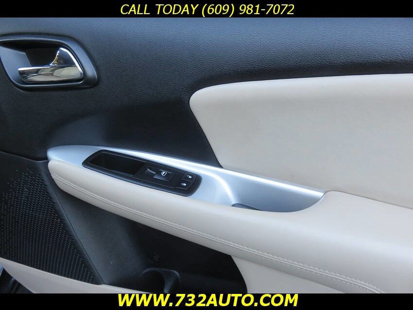 Used 2015 Dodge Journey SXT w/ Flexible Seating Group image 21