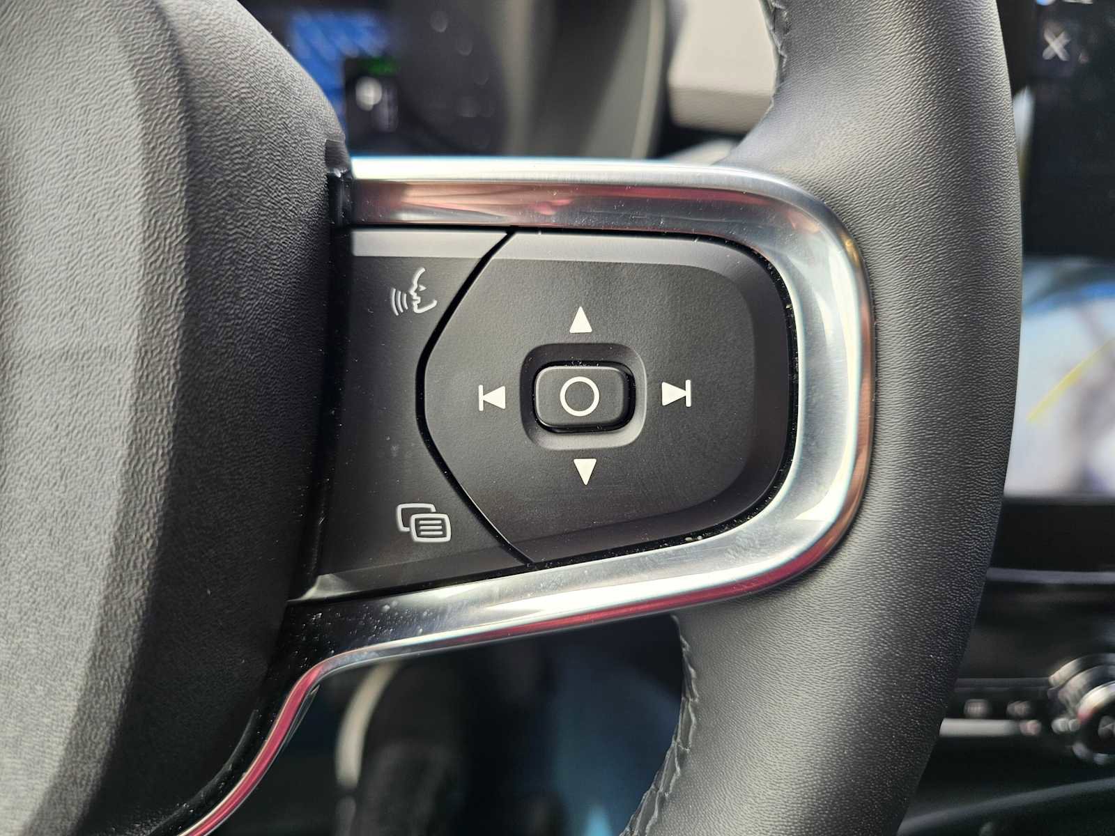Certified 2023 Volvo C40 P8 Recharge Ultimate w/ Protection Package Premier image 30