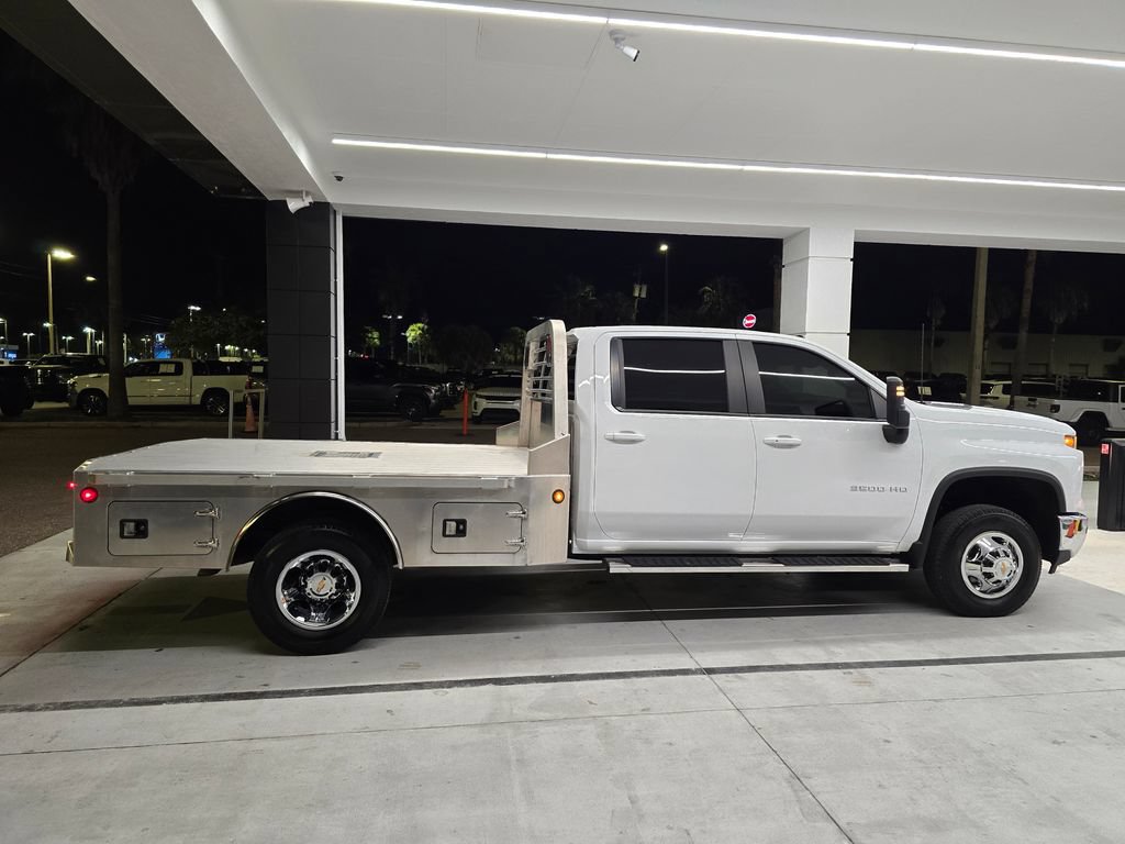 Used 2024 Chevrolet Silverado 3500 LT w/ Convenience Package AWD/4WD image 8