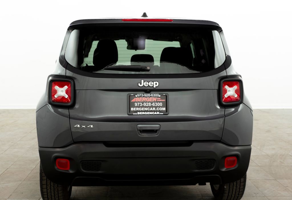 Used 2023 Jeep Renegade Latitude AWD/4WD image 11