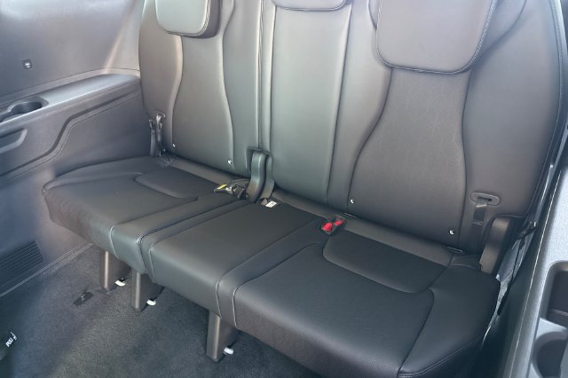 New 2027 Kia Carnival EX w/ Dark Edition Package FWD image 17