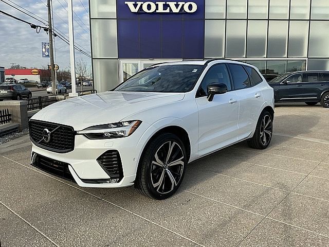 Used 2023 Volvo XC60 B5 Ultimate w/ Climate Package image 3