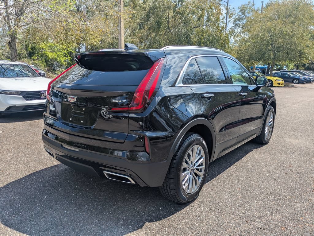 Used 2025 Cadillac XT4 Premium Luxury FWD image 4