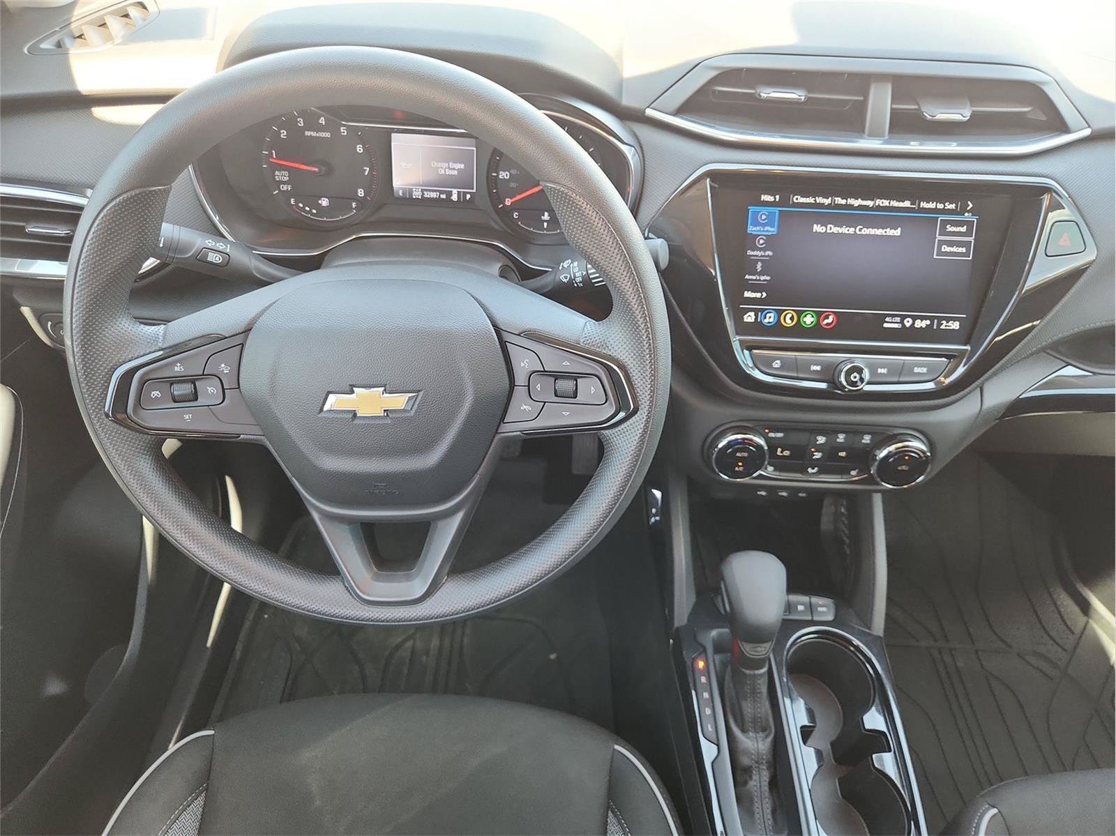 Used 2023 Chevrolet TrailBlazer LT w/ Convenience Package AWD/4WD image 11
