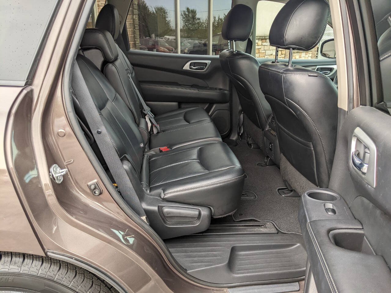 Used 2015 Nissan Pathfinder SL w/ SL Premium Package FWD image 16