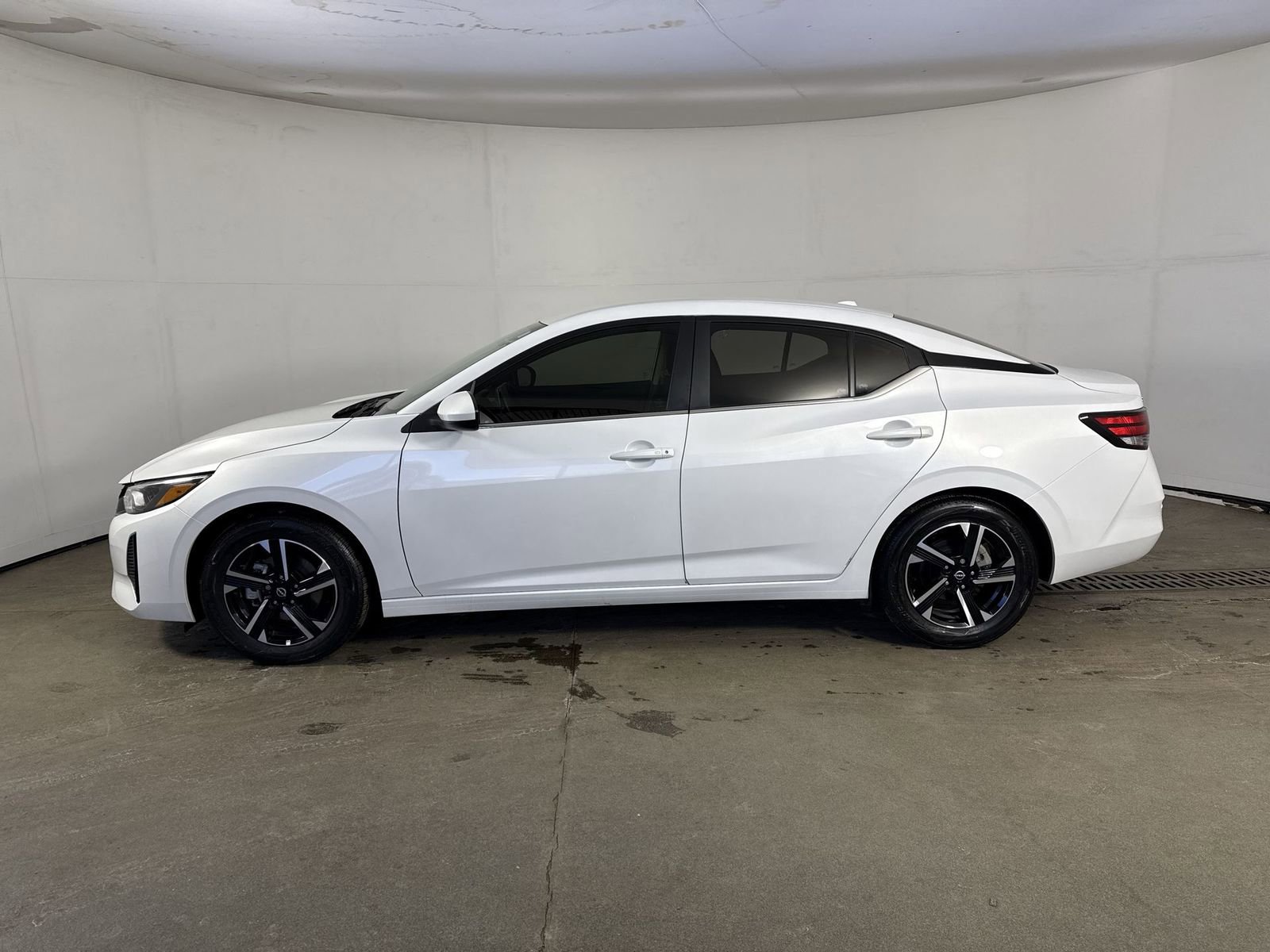 Certified 2025 Nissan Sentra SV image 30