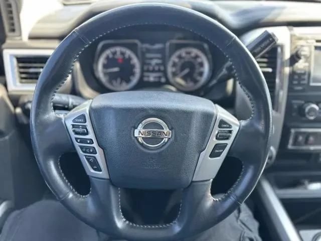 Used 2018 Nissan Titan PRO-4X AWD/4WD image 17