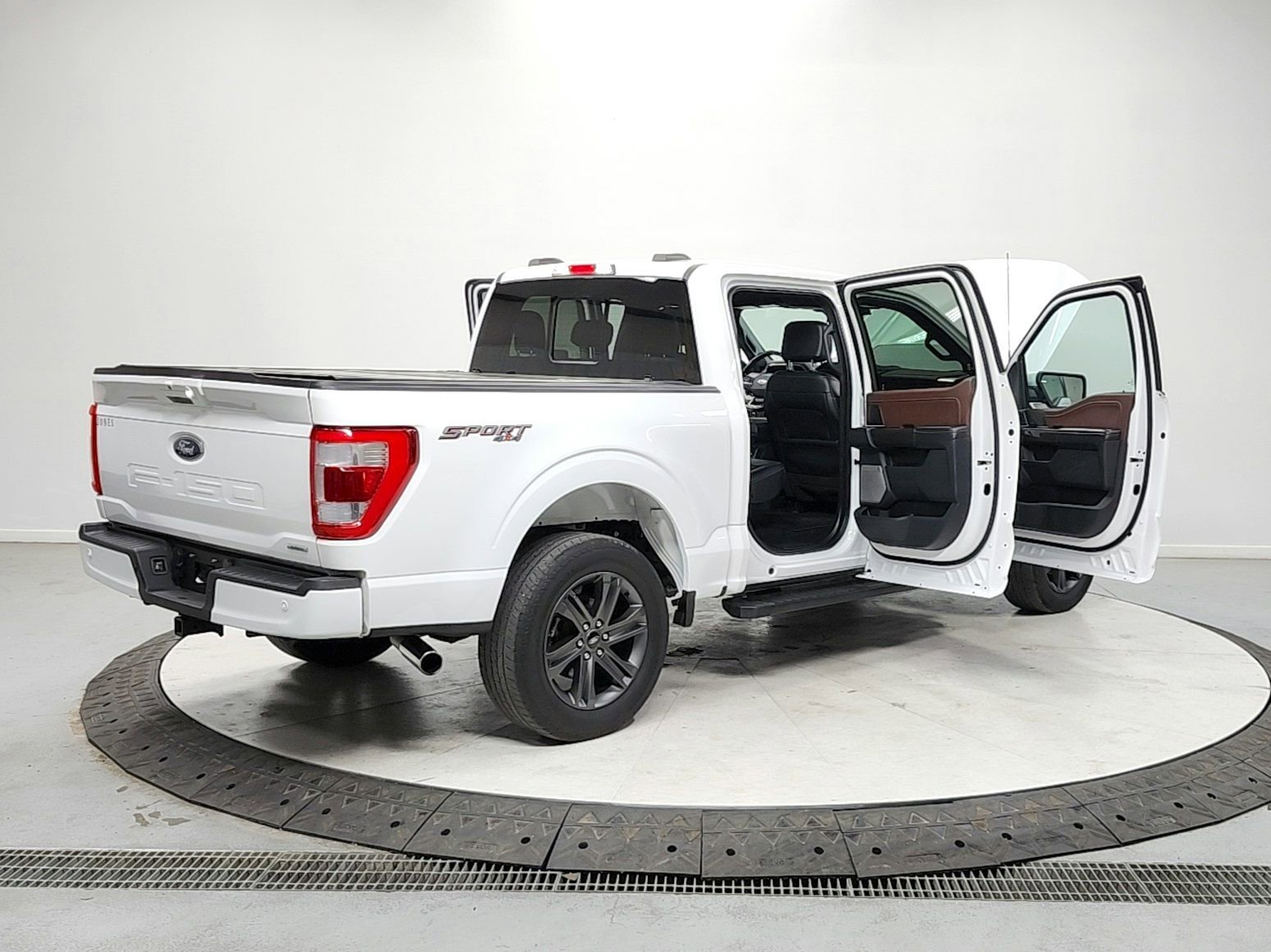 Used 2023 Ford F150 Lariat w/ Equipment Group 502A High image 15