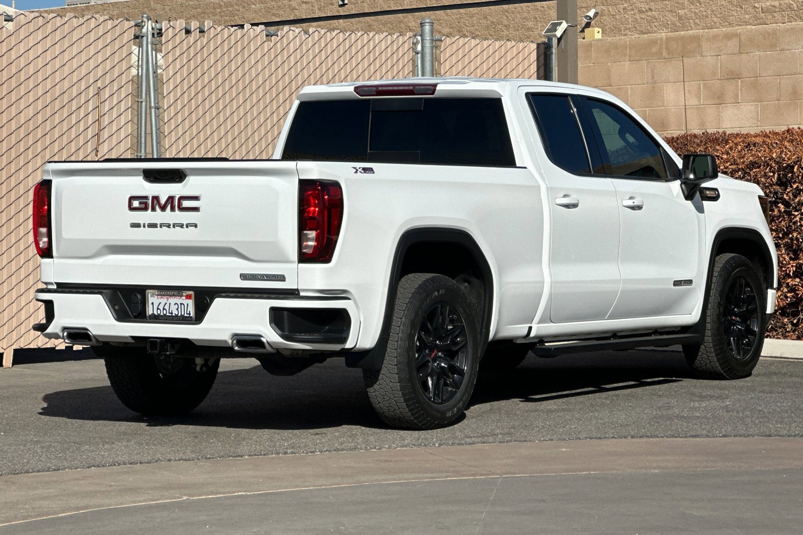 Certified 2023 GMC Sierra 1500 Elevation w/ Preferred Package AWD/4WD image 4