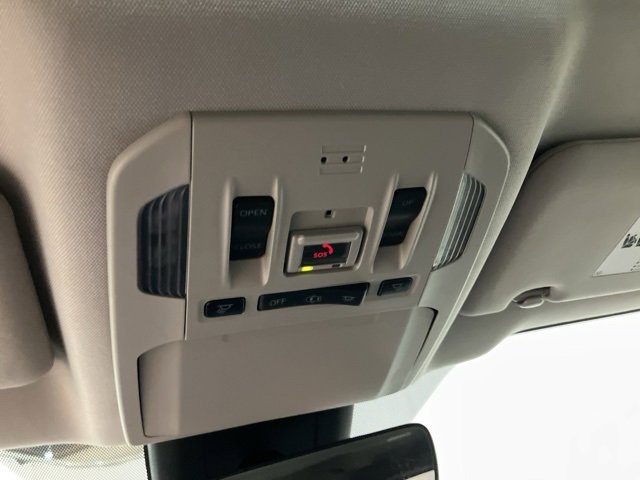 Used 2020 Toyota Highlander XLE image 19