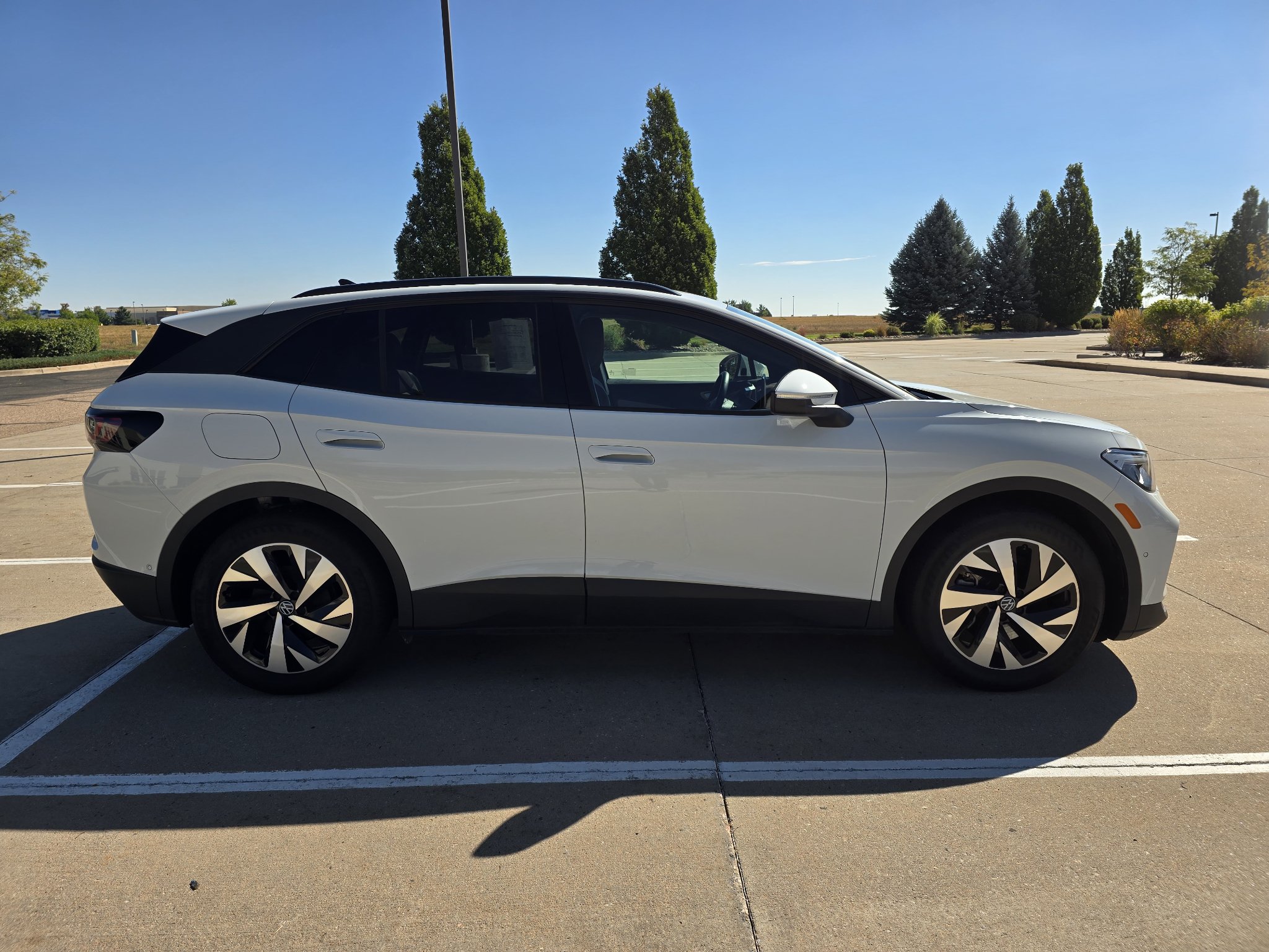 Used 2023 Volkswagen ID.4 2WD image 7