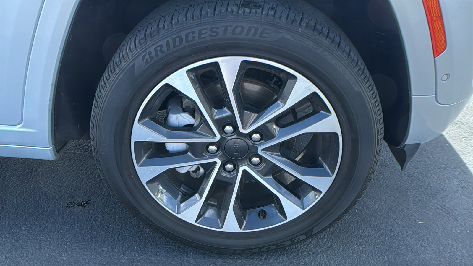 Used 2023 Jeep Grand Cherokee Overland image 9