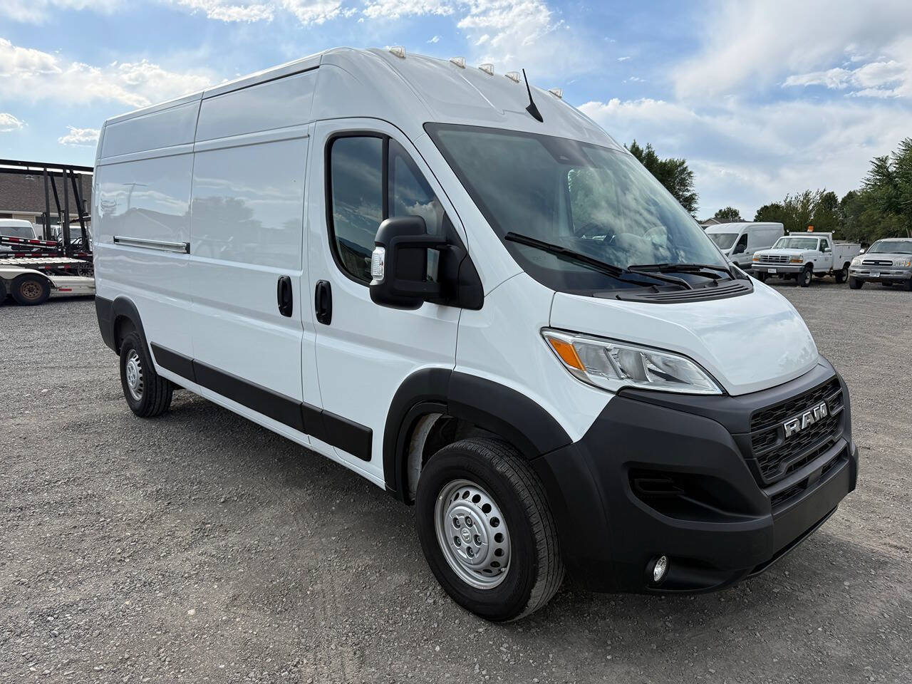 Used 2025 RAM ProMaster 2500 w/ Convenience Group FWD image 9